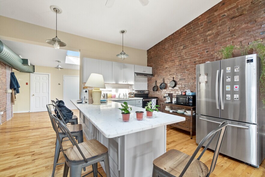 More Photos Of 5-7 Elm St, New Haven Office For Lease