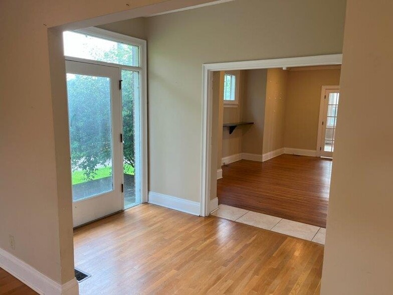 More Photos Of 4673 Kenny Rd, Columbus Office For Sale