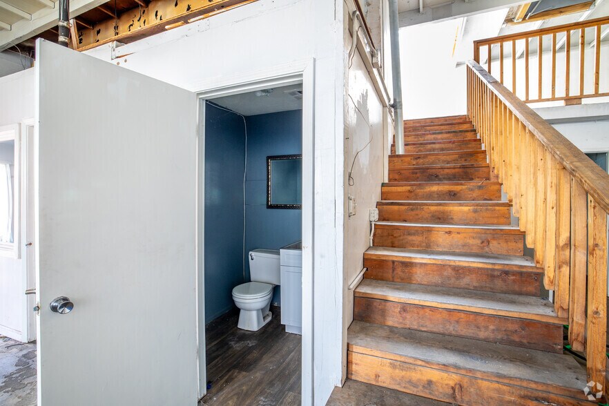 More Photos Of 2020 Brush St, Oakland Warehouse For Lease