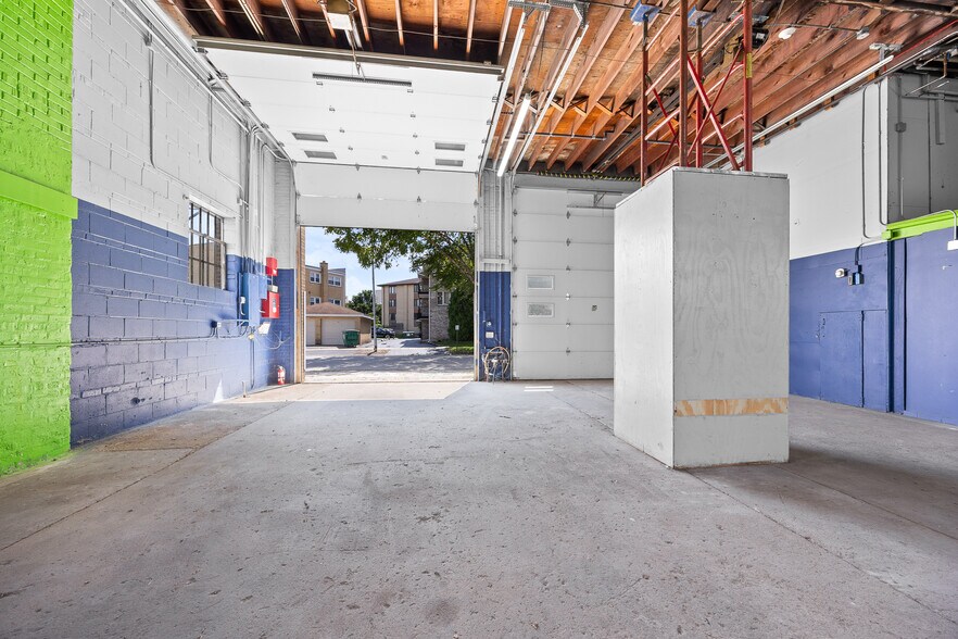 More Photos Of 4520 Rumsey Ave, Oak Lawn Industrial For Sale