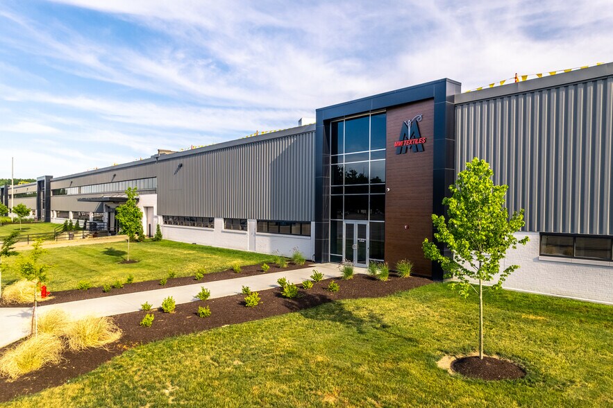 More Photos Of 1 American Rd, Brooklyn Distribution For Lease