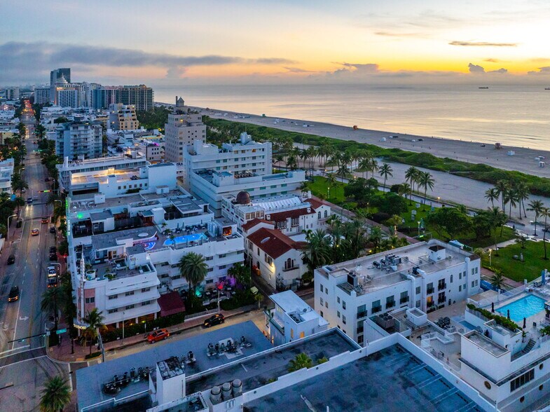 More Photos Of 124 11th St, Miami Beach Hotel For Sale