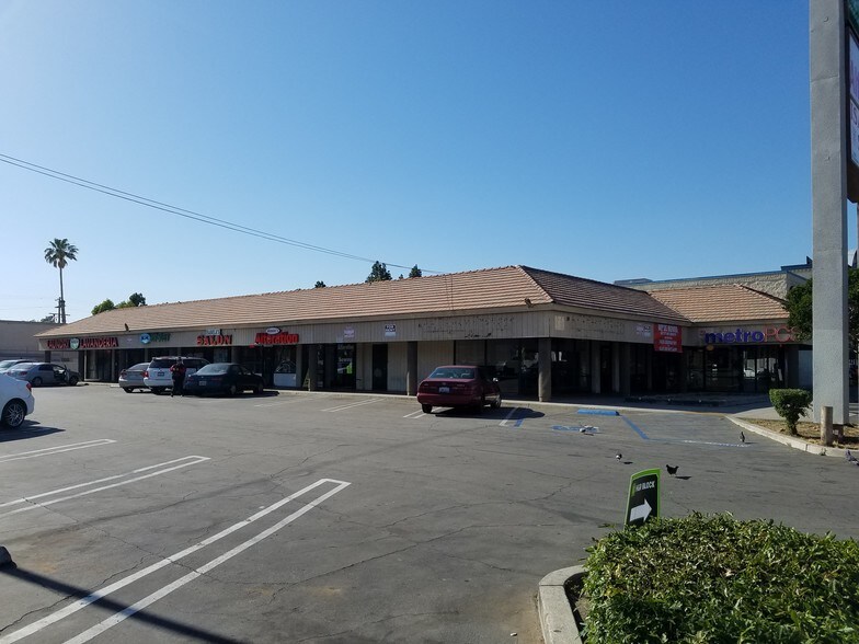 More Photos Of 15421-15449 Parthenia St, North Hills Storefront Retail Office For Lease
