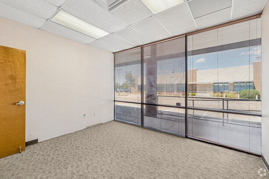 More Photos Of 2819-2929 Altamesa Blvd, Fort Worth Storefront For Lease