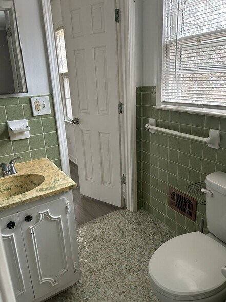 More Photos Of 4455 State Bridge Way, Alpharetta Office Residential For Lease