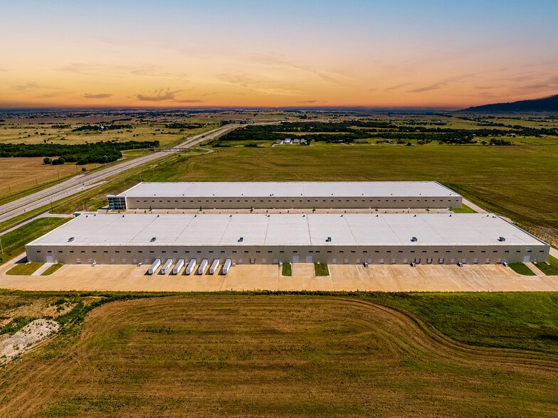More Photos Of 6100 N Stemmons Fwy, Sanger Unknown For Lease