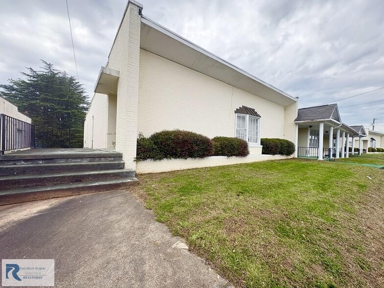 More Photos Of 2025 N Main St, Danville Religious Facility For Sale