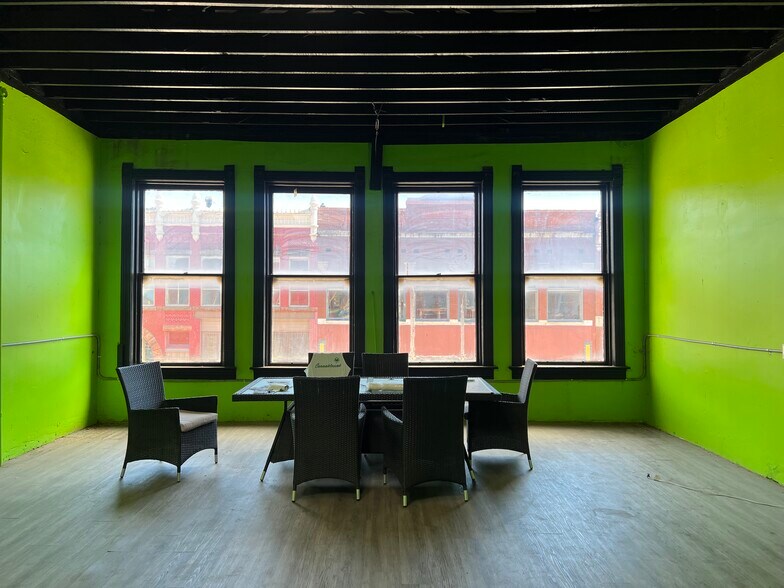 More Photos Of 106 W Oklahoma Ave, Guthrie Restaurant For Lease