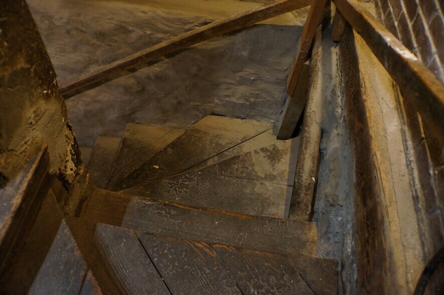 More Photos Of 5-7 S 6th St, New Bedford Restaurant For Sale