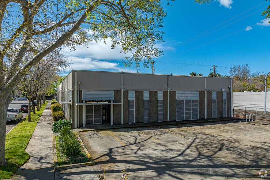 More Photos Of 1920 20th St, Sacramento Office For Lease