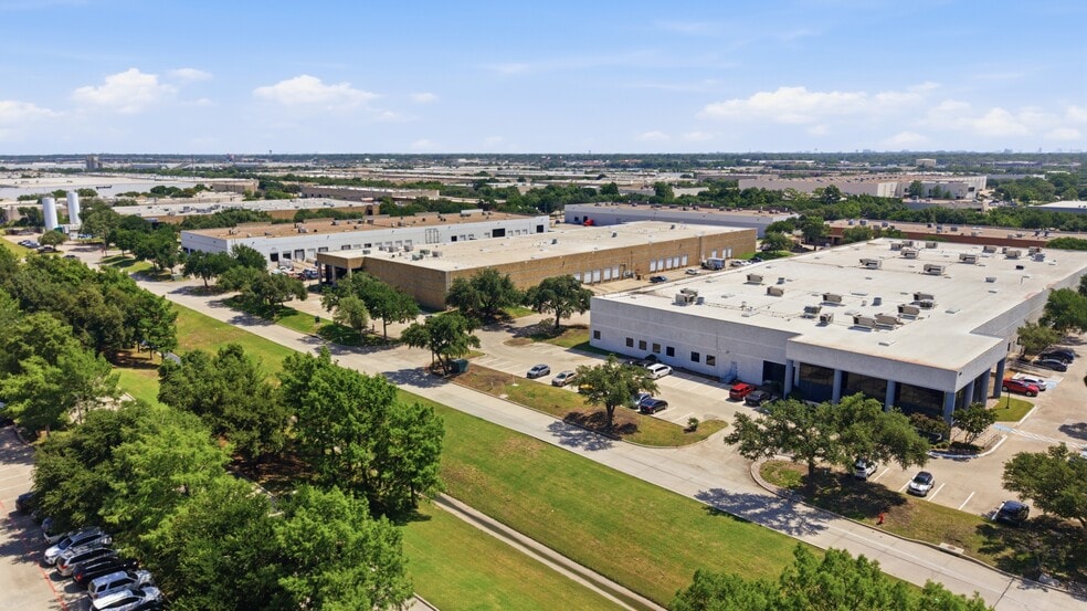 More Photos Of 13755-13775 Benchmark Dr, Farmers Branch Warehouse For Lease