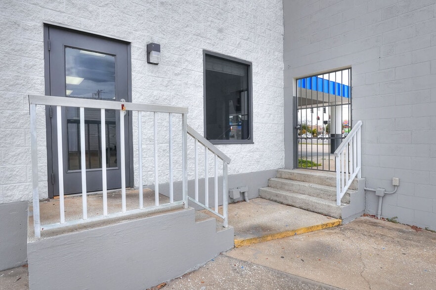 More Photos Of 1803 3rd St Sw, Winter Haven General Retail For Lease