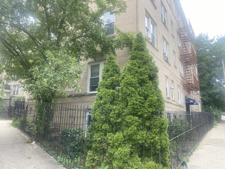 More Photos Of 90 St Andrews Pl, Yonkers Apartments For Sale