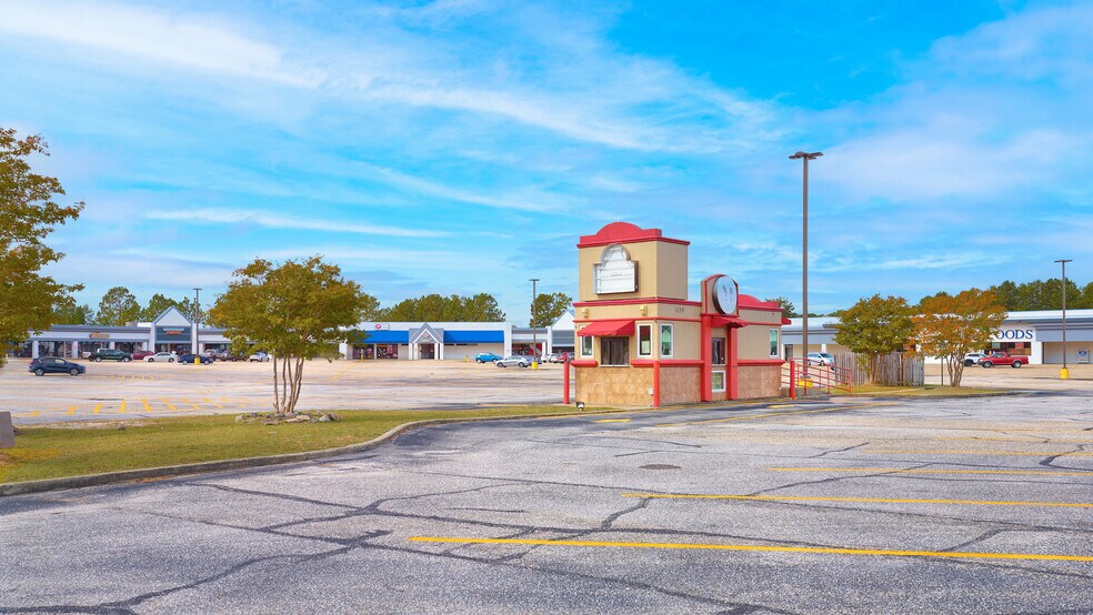 More Photos Of 1109-1195 N Bragg Blvd, Spring Lake Convenience Store For Sale