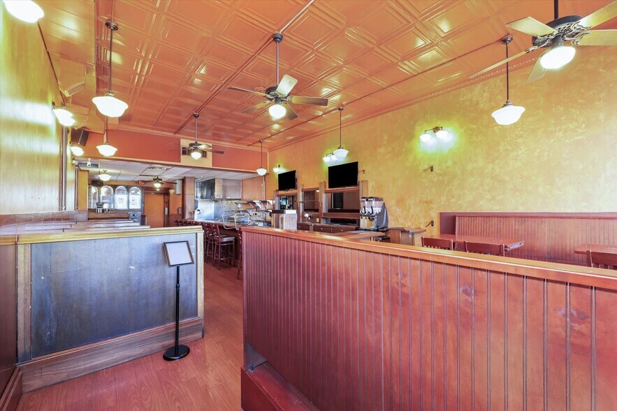 More Photos Of 201 N Broadway Ave, Urbana Restaurant For Sale