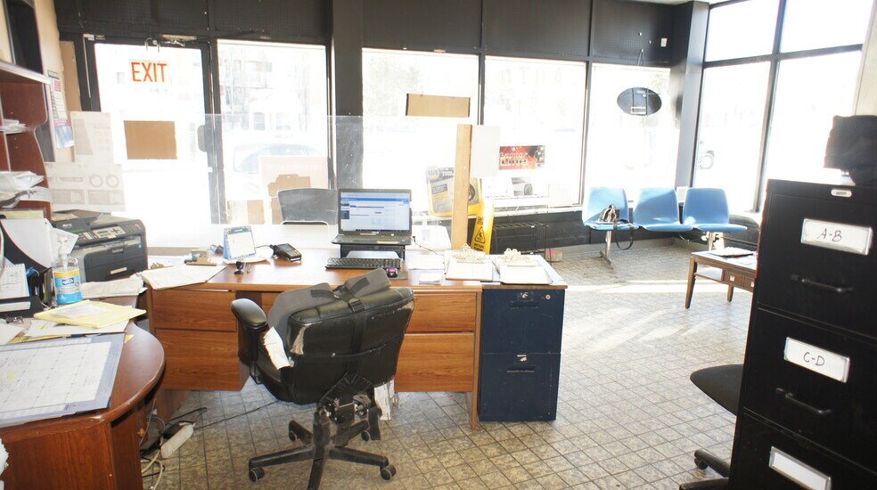 More Photos Of 9145 156 St NW, Edmonton Auto Repair For Sale