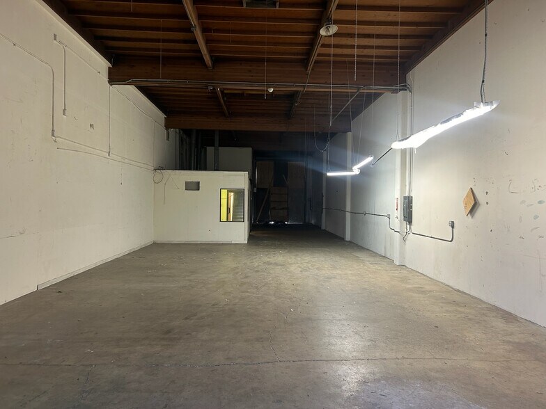 More Photos Of 153-175 N Amphlett Blvd, San Mateo Warehouse For Lease