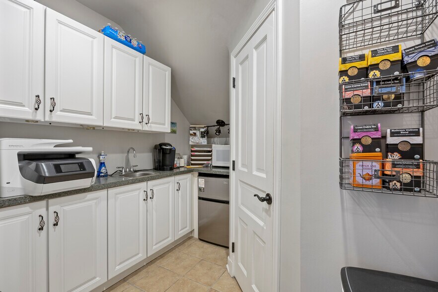 More Photos Of 121 N Washington St, Naperville Office For Lease