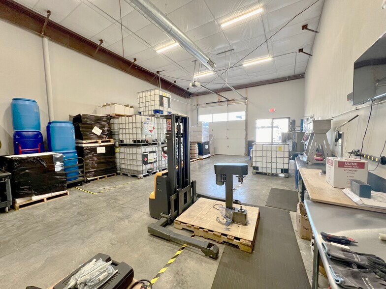 More Photos Of 3940 Dickerson Pike, Nashville Light Distribution For Lease