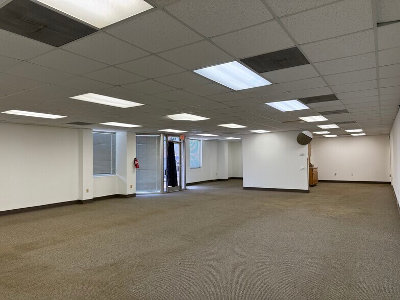 More Photos Of 4200 Lamar Ave, Memphis Warehouse For Lease