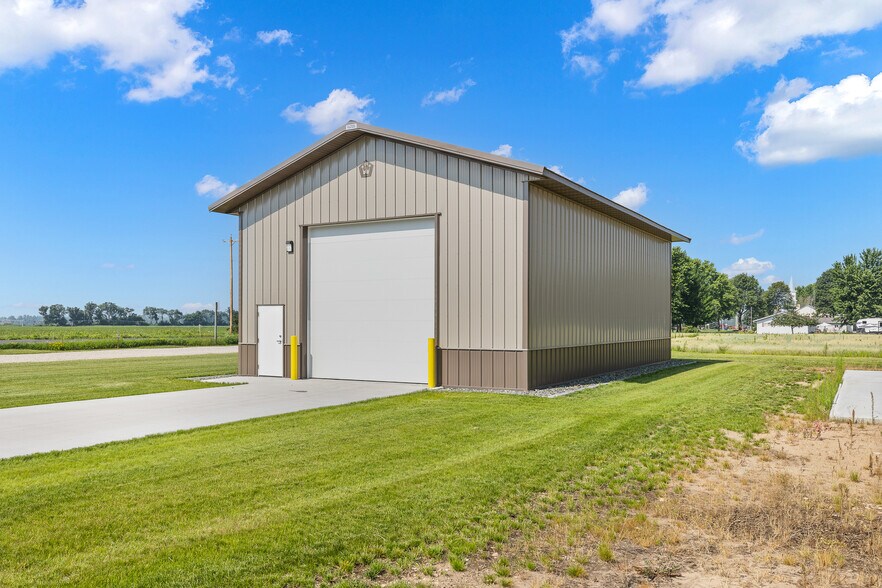 More Photos Of 1836 Ellis Rd, Custer Warehouse For Sale