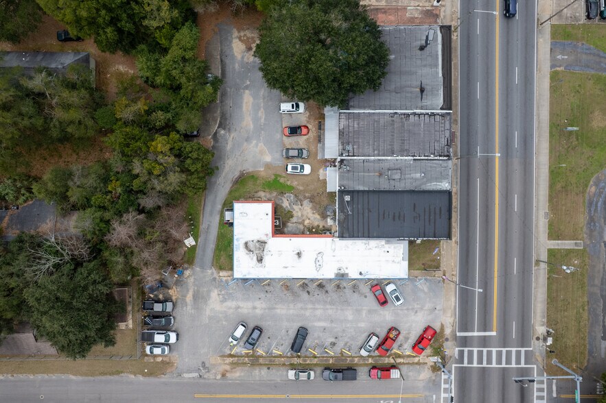 More Photos Of 2401 W Cervantes St, Pensacola General Retail For Sale