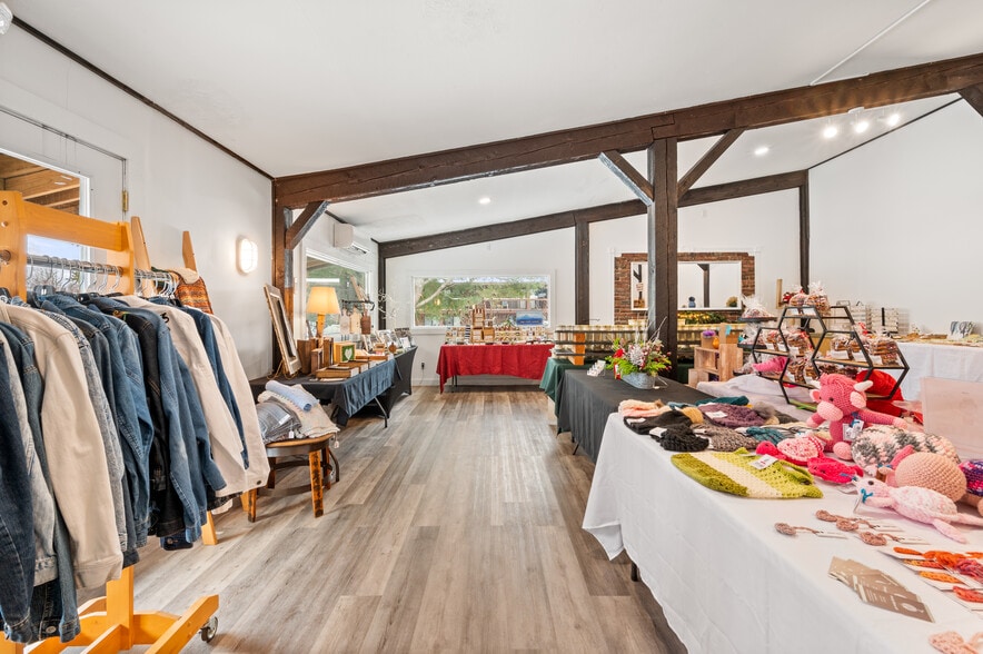 More Photos Of 1934 Lakeshore Rd, Gilford Office For Sale