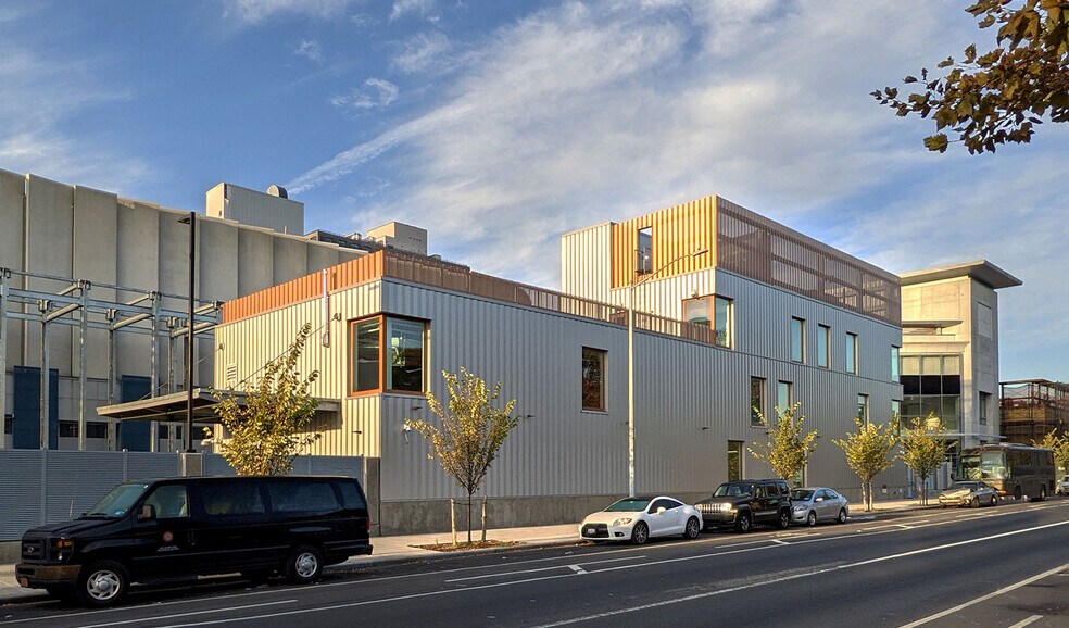 Primary Photo Of 230 E 128th St, New York Flex For Lease