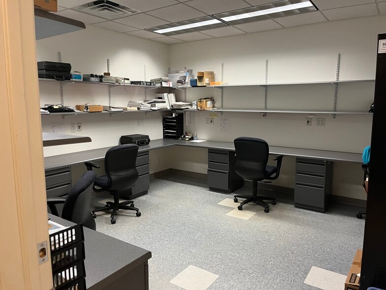 More Photos Of 14 Currency Dr, Bloomington Office For Sale