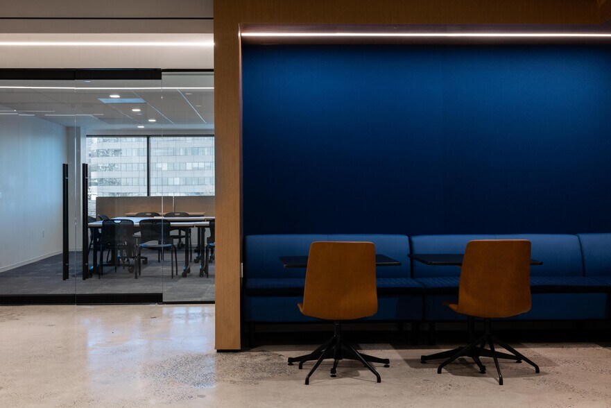 More Photos Of 1577 Spring Hill Rd, Vienna Office For Lease