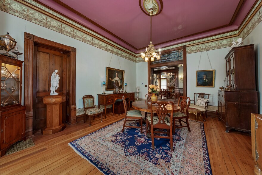 More Photos Of 809 Hall St, Saint Joseph Hospitality For Sale