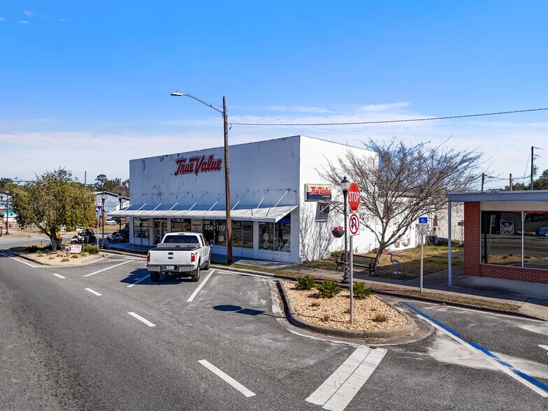 More Photos Of 5 S Main St, High Springs Freestanding For Sale