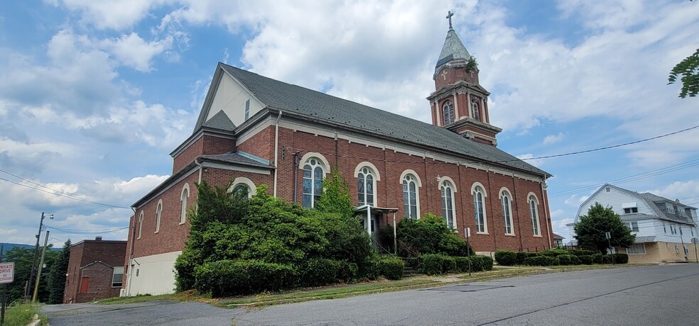 More Photos Of 1020 S Hanover St, Nanticoke Schools For Sale