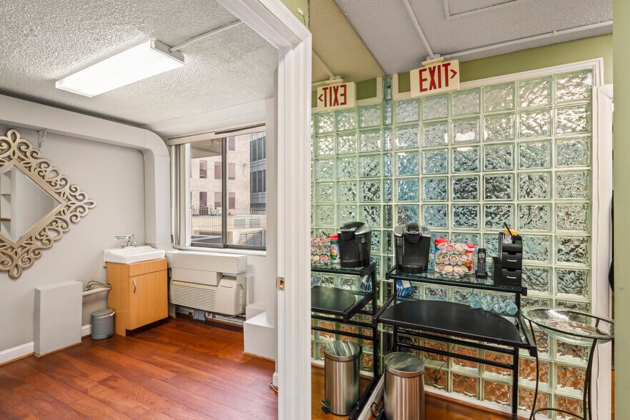 More Photos Of 1325 18th St NW, Washington Office For Lease