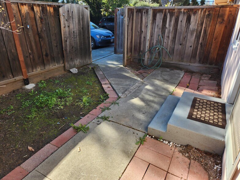 More Photos Of 310 Gladys Ave, Mountain View Apartments For Sale