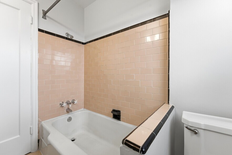 More Photos Of 1607-1611 NE 16th Ave, Portland Office For Lease