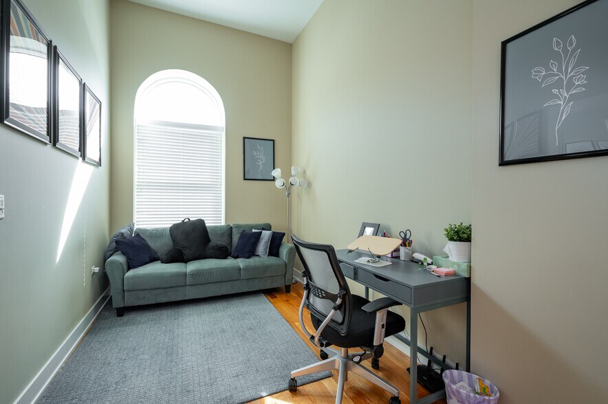 More Photos Of 3140 S Indiana Ave, Chicago Apartments For Sale