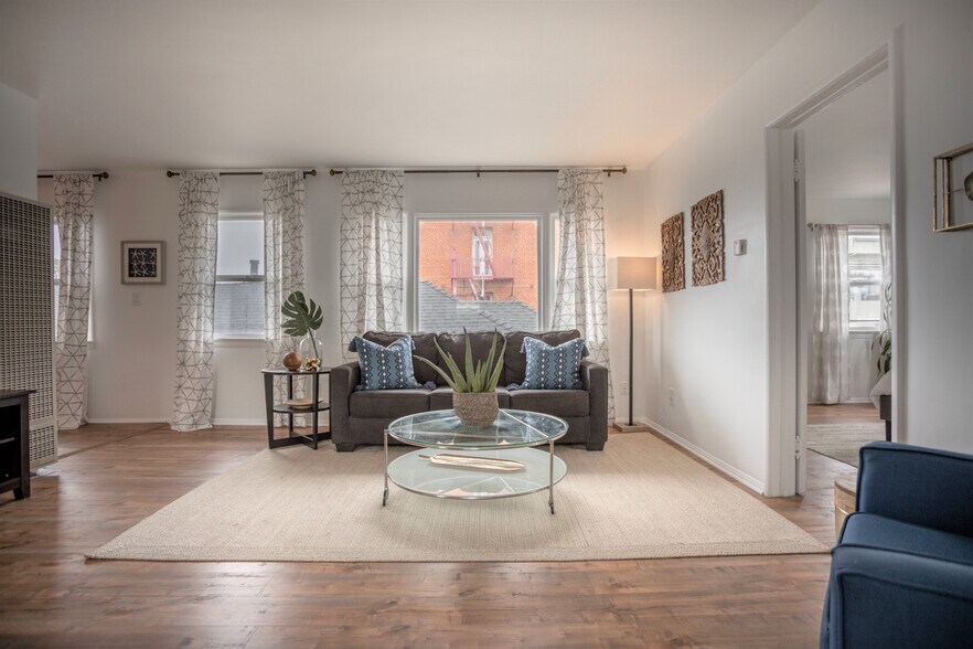 More Photos Of 20 Breeze Ave, Venice Apartments For Sale