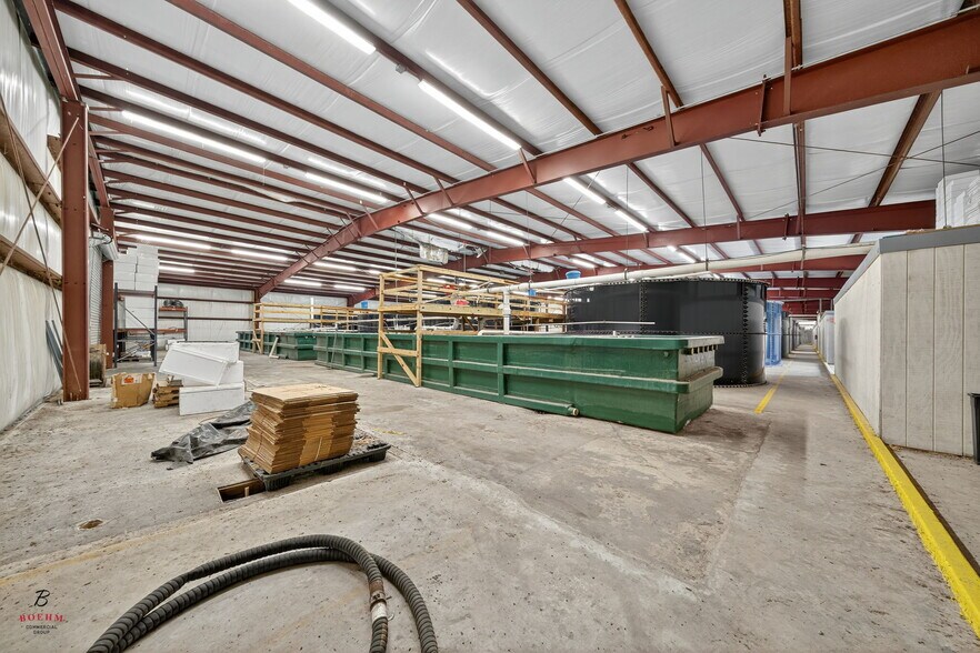 More Photos Of 833 County Road 583, La Coste Research And Development For Sale