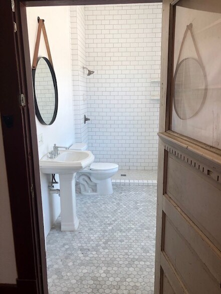 More Photos Of 1004 N 6th Ave, Tucson Office For Lease