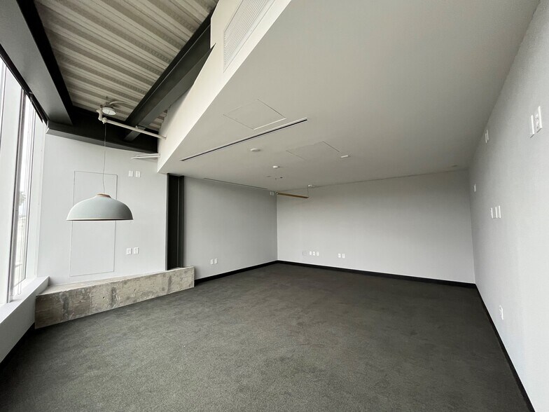 More Photos Of 8888 Washington Blvd, Culver City Office For Lease