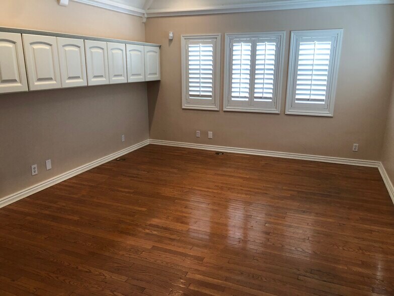 More Photos Of 610 S 7th St, Las Vegas Office For Lease