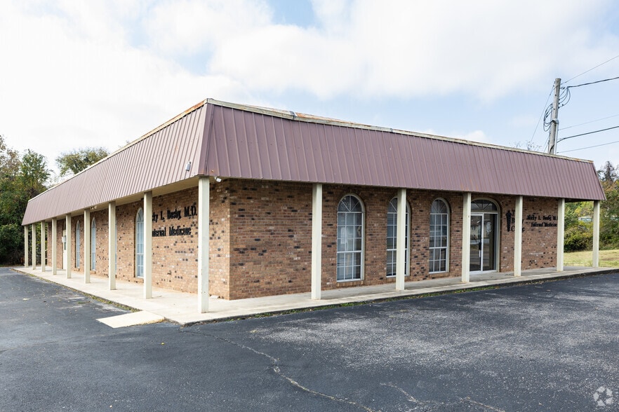 Primary Photo Of 317 W Gaines St, Lawrenceburg Medical For Sale