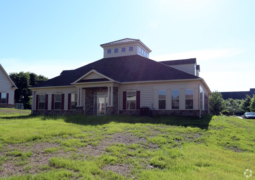 More Photos Of 2325 Heritage Center Dr, Furlong Unknown For Lease