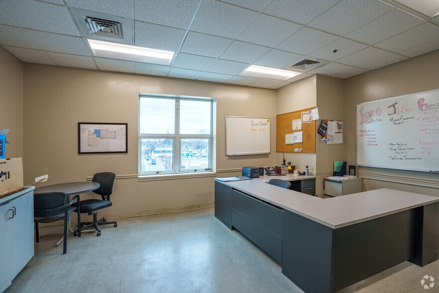 More Photos Of 46 Stafford St, Lawrence Unknown For Lease