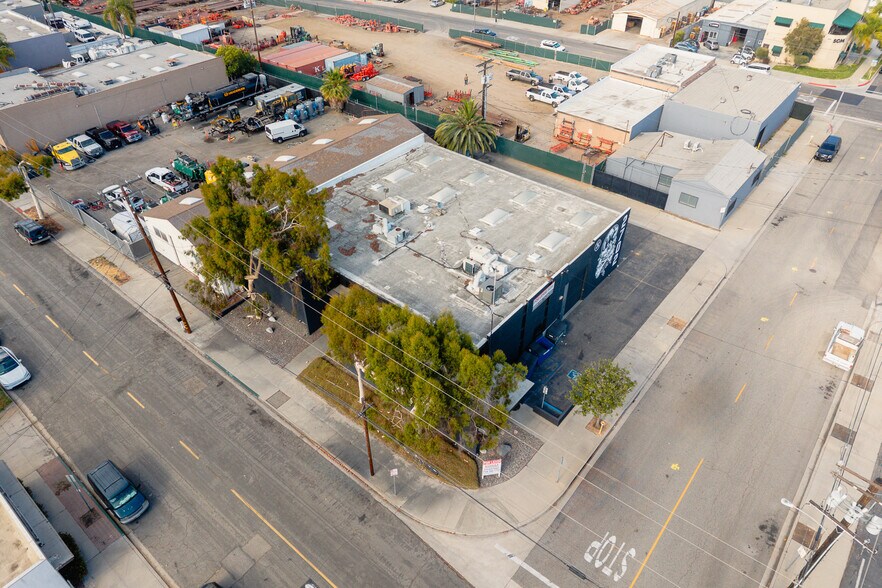 More Photos Of 2702 Saint Louis Ave, Signal Hill Warehouse For Lease