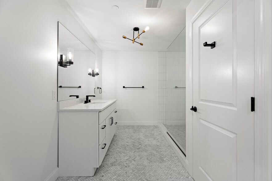 More Photos Of 44 Williams Ave, Mystic General Retail For Sale