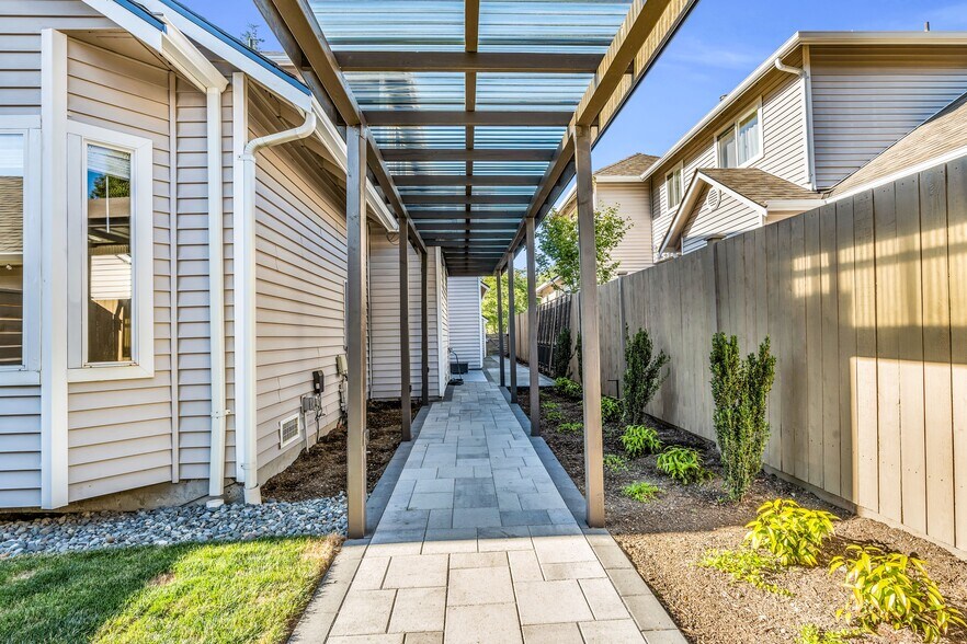 More Photos Of 441 NE Alder St, Issaquah Multifamily For Sale