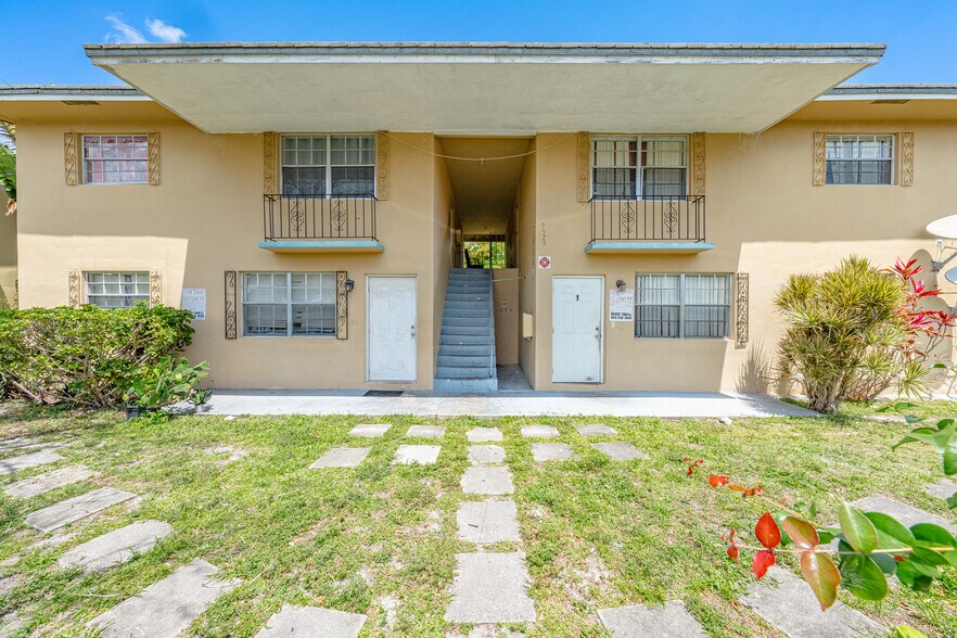 More Photos Of 7523 NW 44th Court, Coral Springs Apartments For Sale