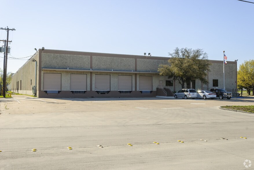 More Photos Of 815 S Coppell Rd, Coppell Distribution For Lease
